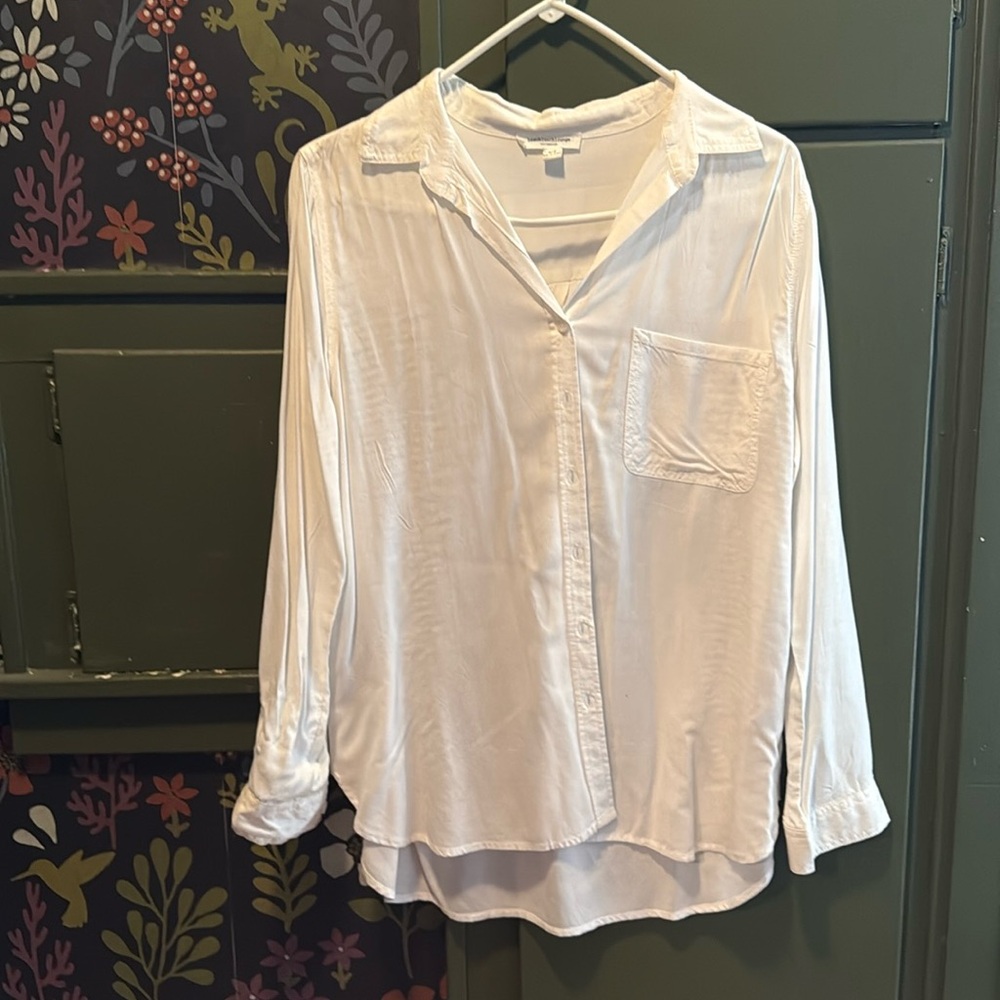 Beach lunch lounge white button up